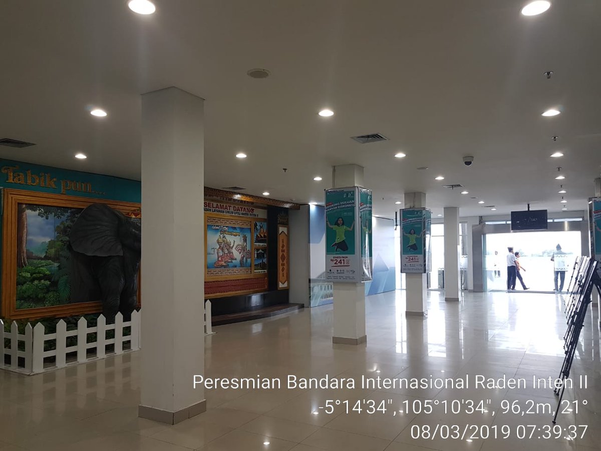 BarantinRI's tweet photo. Sluruh instansi trkait di Bandara Internasional Raden Inten II siap perkuat pintu gerbang trdepan dg kerjasama &amp; optimalisasi Tusi. @KarantinaLPG siap tempatkan petugas handal utk lakukan pngawasan komoditas pertanian sbg komitmen utk jaga lumbung pangan Lampung 
#LaporKarantina https://t.co/jaHjiAP4Sk