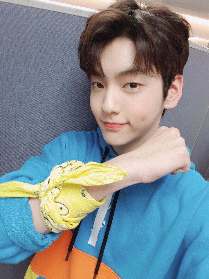 TXT_members tweet picture