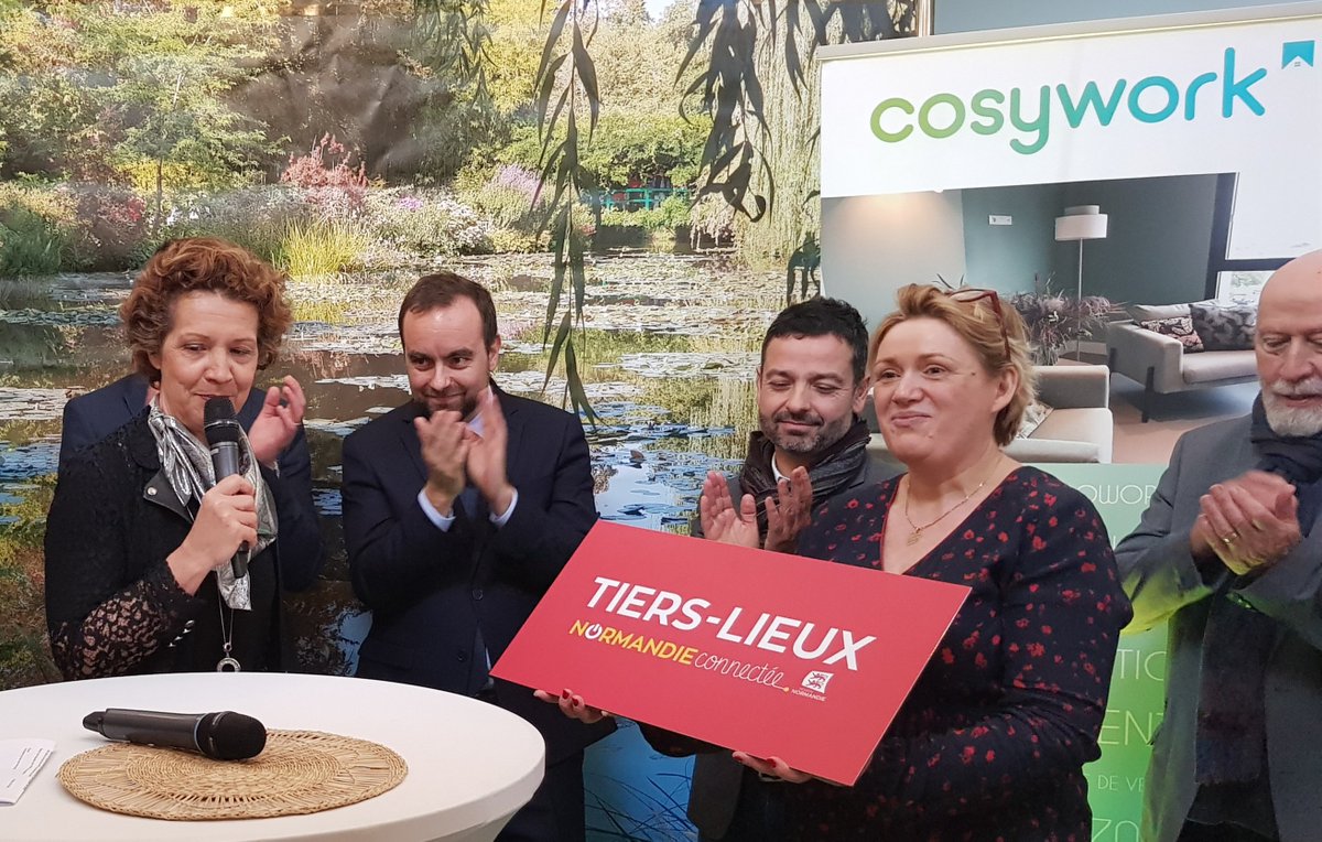 VilledeVernon's tweet photo. Le Cosywork, près de la gare SNCF à #Vernon reçoit le Label "Tiers-lieu Normandie" qui valorise des lieux dédiés à l’accueil des travailleurs. Ce label à été remis ce matin par la @RegionNormandie en présence des élus de @EureenNormandie @SNAgglo et la Mairie de Vernon https://t.co/fSI0WUiM3z