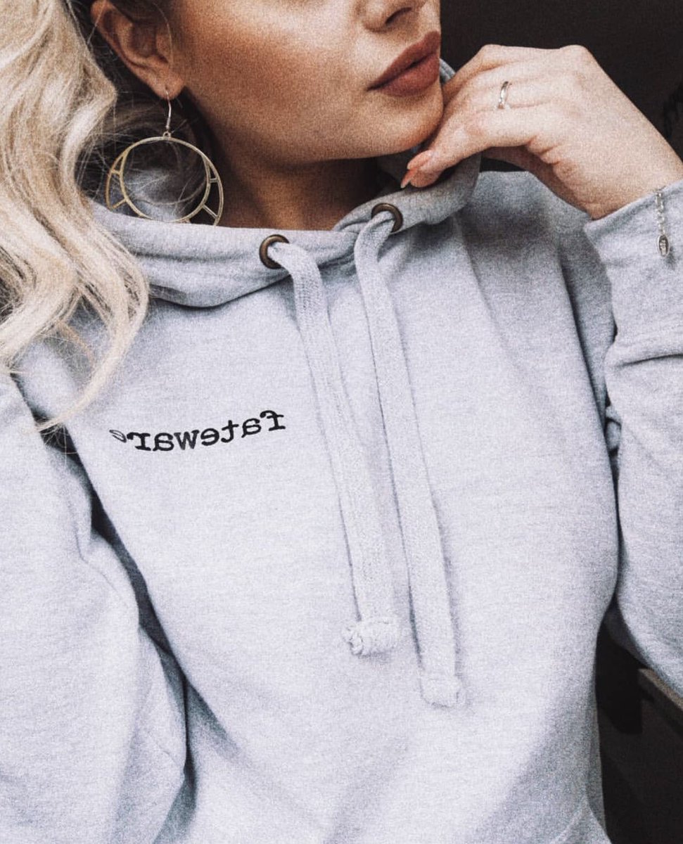 fateware's tweet photo. @carolinasdiary trägt #triquet !😈 Du willst einen unserer Hoodies GEWINNEN? Dann musst du nur an unserem Gewinnspiel teilnehmen! Alle Informationen findest du auf unserer Homepage und auf den Sozial Media Plattformen. 

#fateware #wearandbewareit #fateU #fatewhatfateware #fate https://t.co/3qACOFzUZW