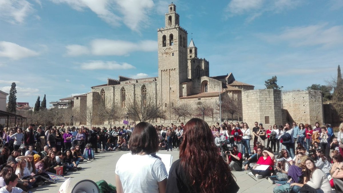 👋 Holi <a href="/FGC/">FGC</a>, ja us vam avisar que no érem 7, que som milers i milers decidides a denunciar la vostra hipocresia i lluitar per unes vides dignes malgrat ens reprimiu.

Vosaltres també, <a href="/mossos/">Mossos</a>, <a href="/govern/">Govern de Catalunya</a>, <a href="/damiacalvet/">Damià Calvet i Valera</a>, <a href="/MiquelBuch/">Miquel Buch</a>, <a href="/icdones/">Institut Català de les Dones</a> quedeu advertits.

🔥🔥🔥🔥🔥🔥