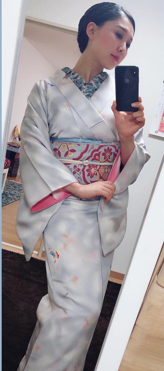 静紀 Twitterissa 今日の着物 はツバキ庵 Tsubaki An さんのシェイドレースの半衿を使って 着物 はちょこちょこ色んな作品でも着ている母の着物 カメラを止めるながcmのうちに 着物 Kimono ツバキ庵 着物自画撮り部 T Co Unysjftr5k