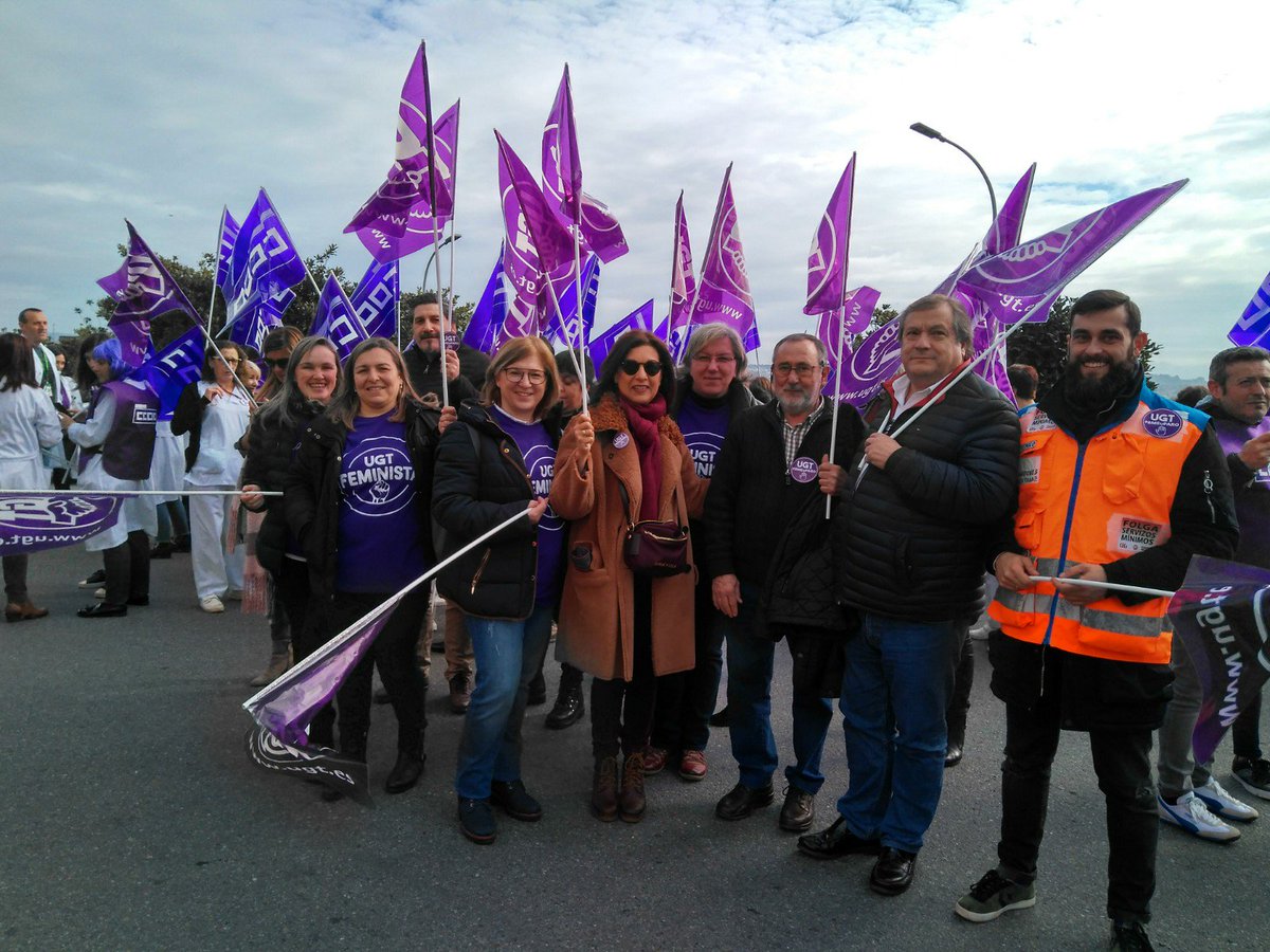 UGT_Galicia's tweet photo. Concentración diante do CHUAC na Coruña #8MEuPARO #8MYoPARO https://t.co/9my6oeuQSY