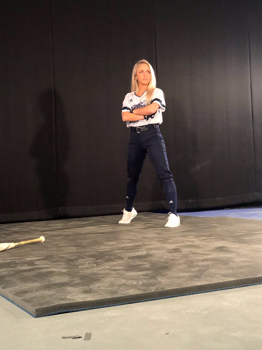 coach_magnant's tweet photo. Media Day Photo 📷Shoot. Some behind the scene photos from today. #photoday #smccfamily #ladyseawolves🌊🤘🏻🥎 https://t.co/o4dfbyAA8A