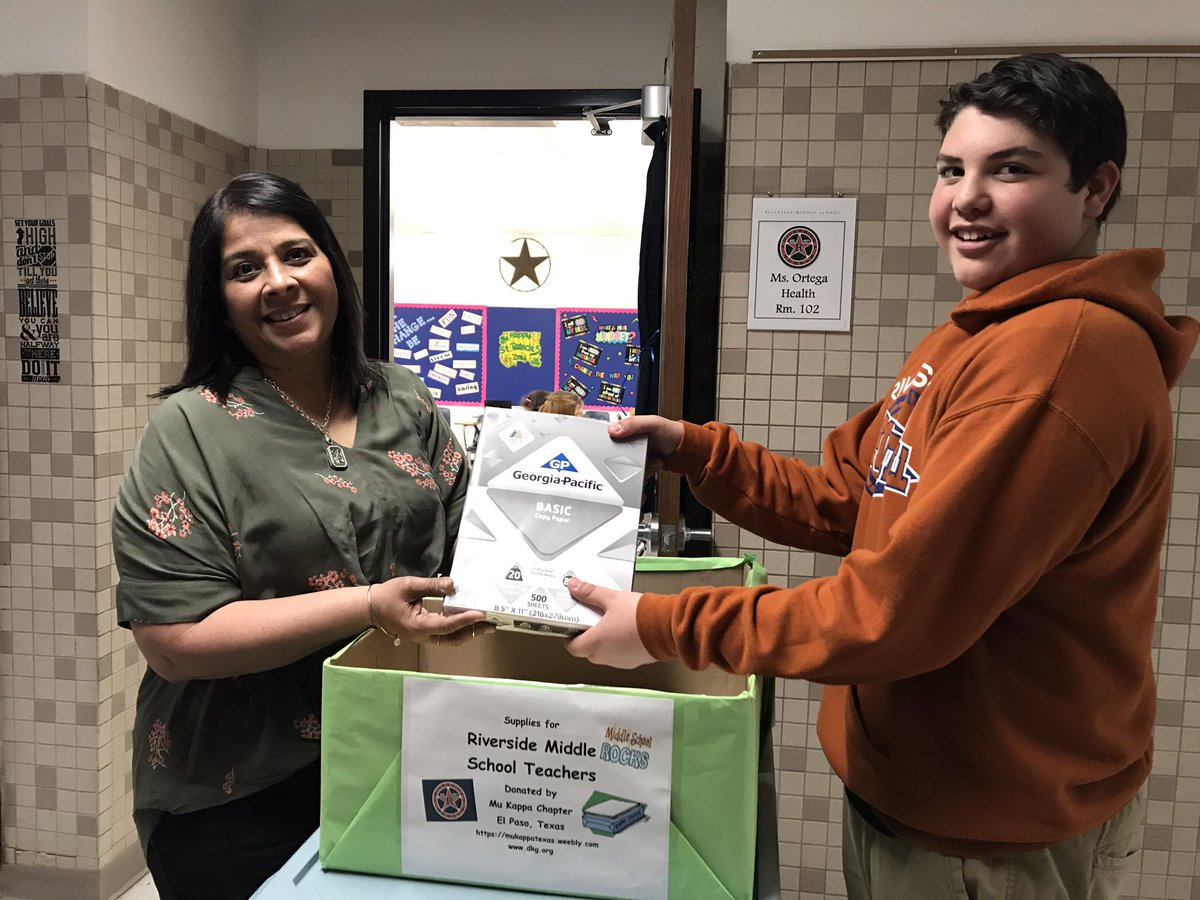 AutoTechFred's tweet image. Our @Riverside_MS teachers getting a great surprise in the form of paper courtesy of #MuKappa. We appreciate the support! Paper is worth it's weight in gold at schools. @RiversideMS_AP2 @ARendon_RMS @SGonzalez327 @YsletaISD #TheDISTRICT #WeAreRebels #ThankYou
