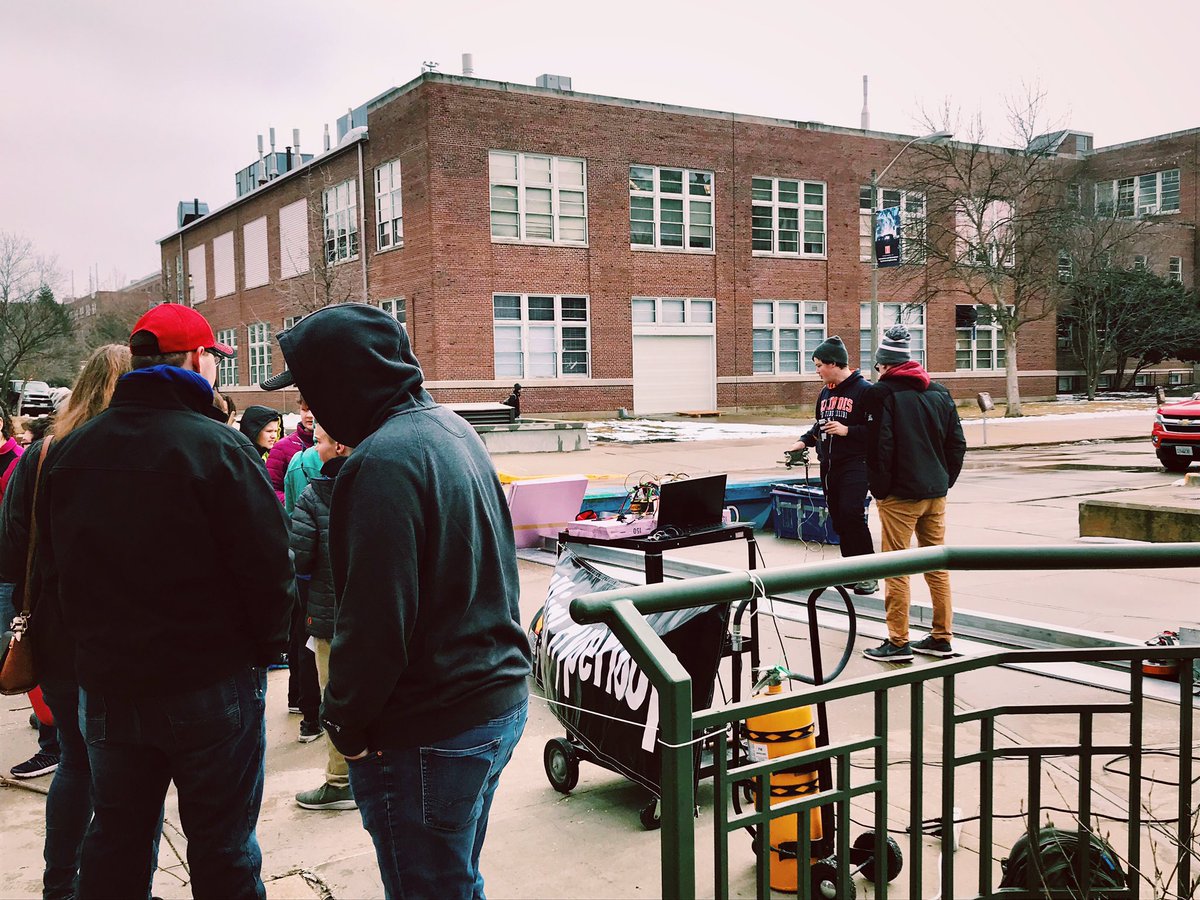 Illini Hyperloop tweet media