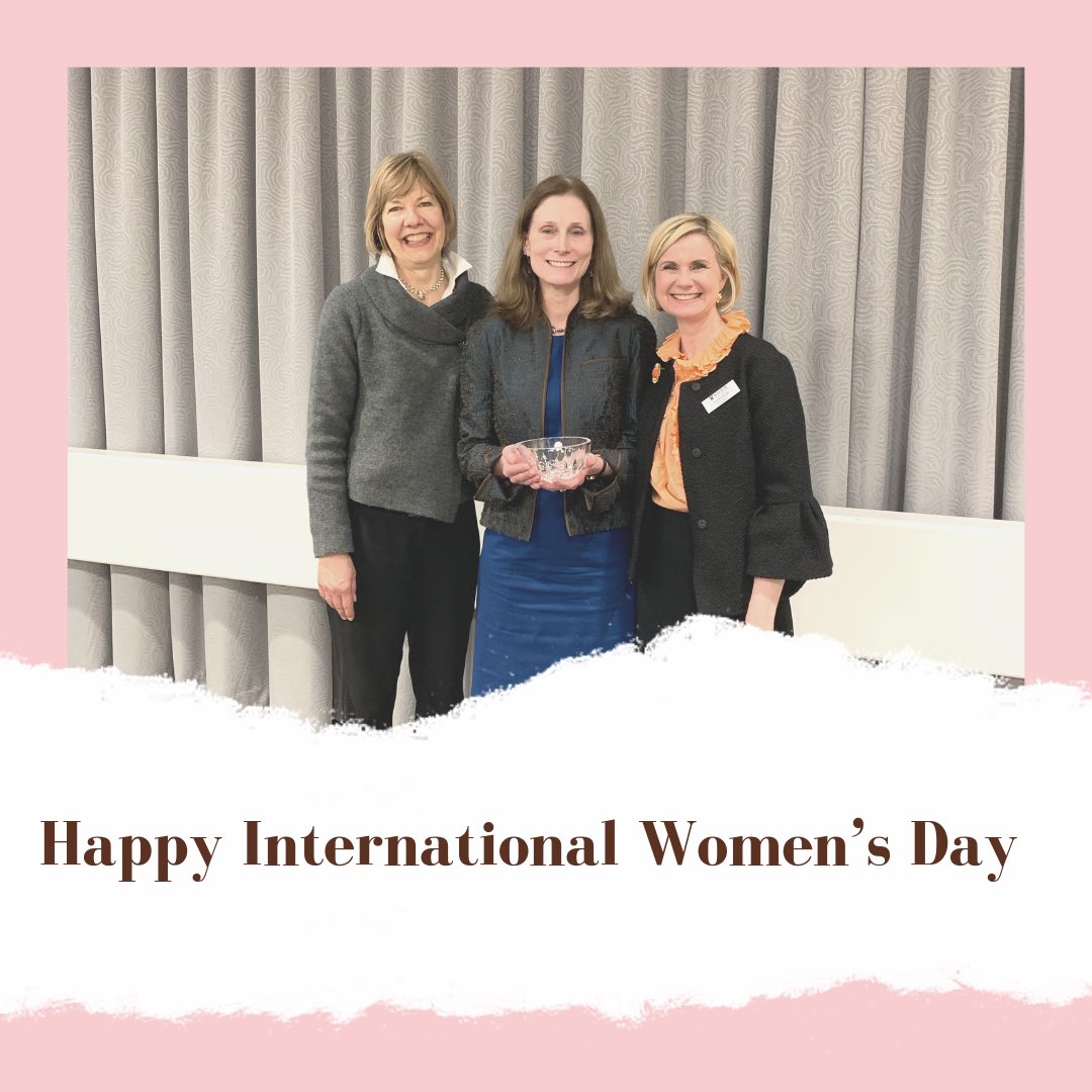 Ridergblc's tweet photo. Last night, we awarded a wonderful woman, Dr. Anne Carol, with the Marion Ashton Award for Women’s Leadership. Anne is the co-founder of the RWLC. We hope you celebrate amazing women like Dr. Anne Carol on International Women’s Day!❣️✨ #riderwomen #rwlc #gobroncs https://t.co/tkgXyPZcSg