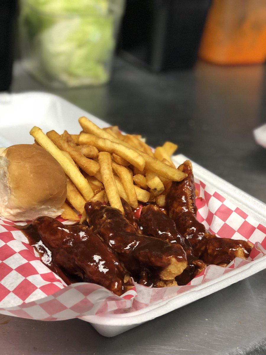 theOGWingos's tweet photo. Packed up and ready to vacay? 🏖 
Stop by @theOGWingos, and grab one of the tastiest:

• Chicken Tender combos
• Philly Chicken combos
• Philly Steak combos 
                      
                        in the entire area! 😋

5164 HWY 552 
Lorman, MS 39096
(601) 877-2008 https://t.co/hFjtQqGdSl