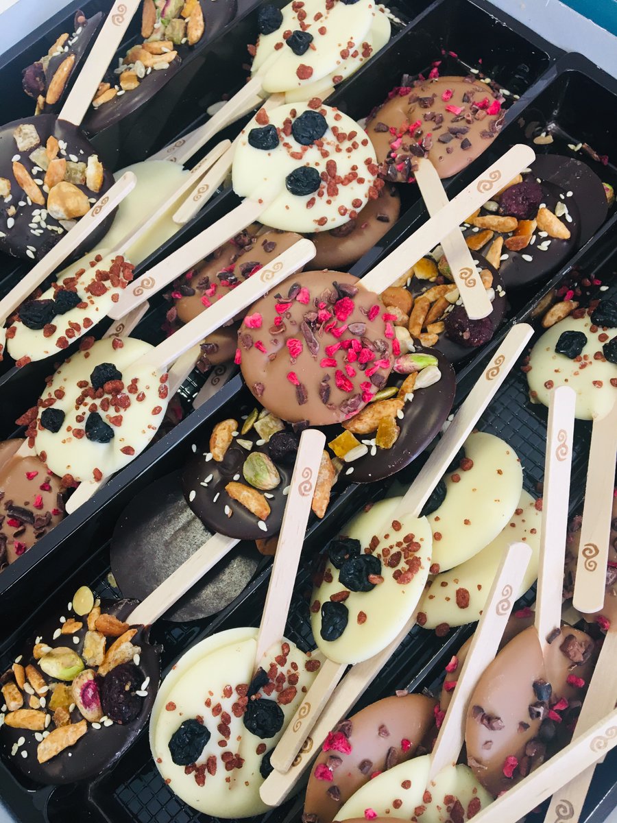 Wise_Catering's tweet photo. When you’re happy in the office with yummy food samples! #chocolate #yayitsfriday #eventperks https://t.co/HnvgZtKhGG