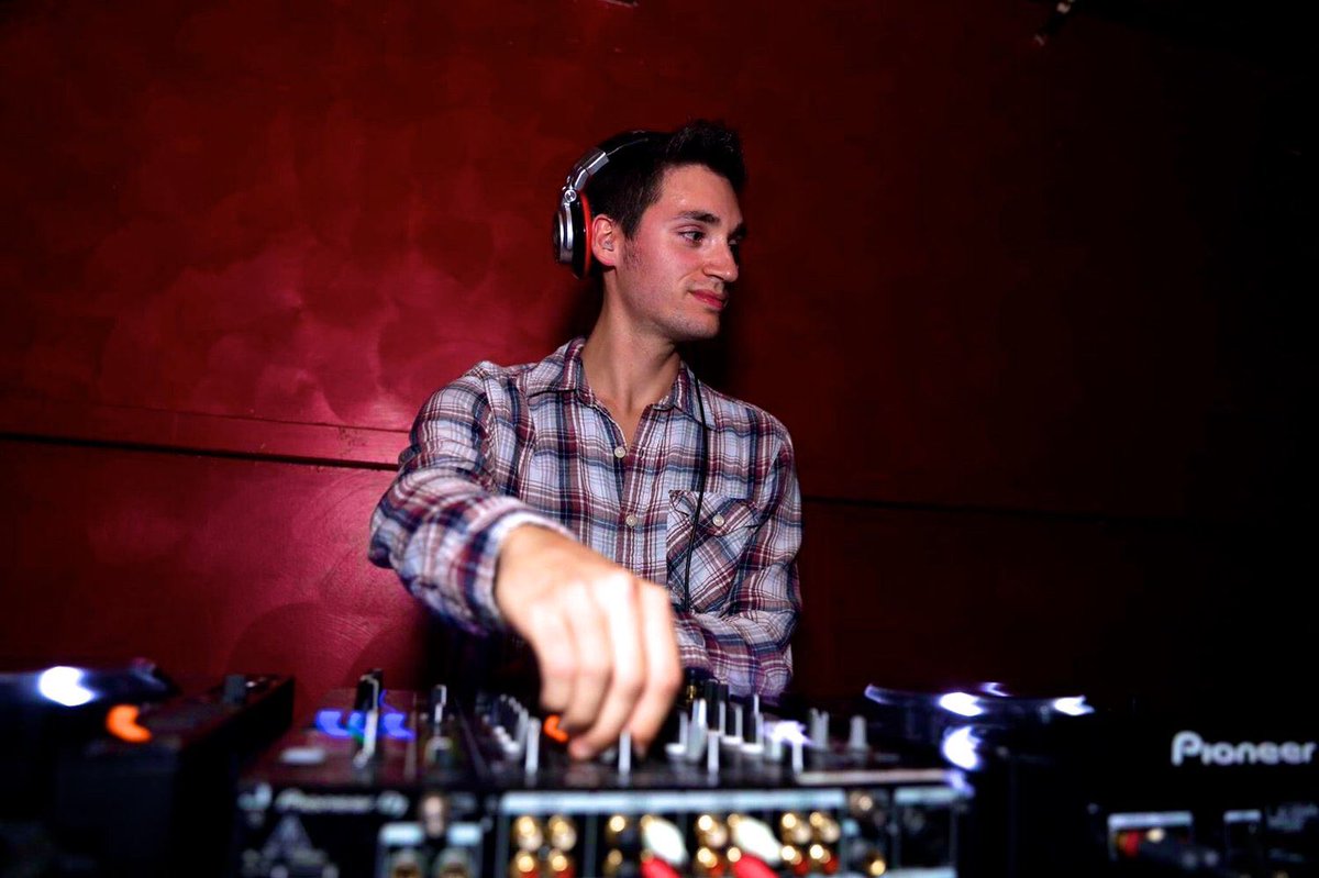 Featured Artist Friday-

This week we have Player2! This artist has such a unique spin on EDM.  Each of his tracks capitalizes on his own specific sound while still keeping the energy we've come to love intact.

goodlookschicago.com/blogs/featured…