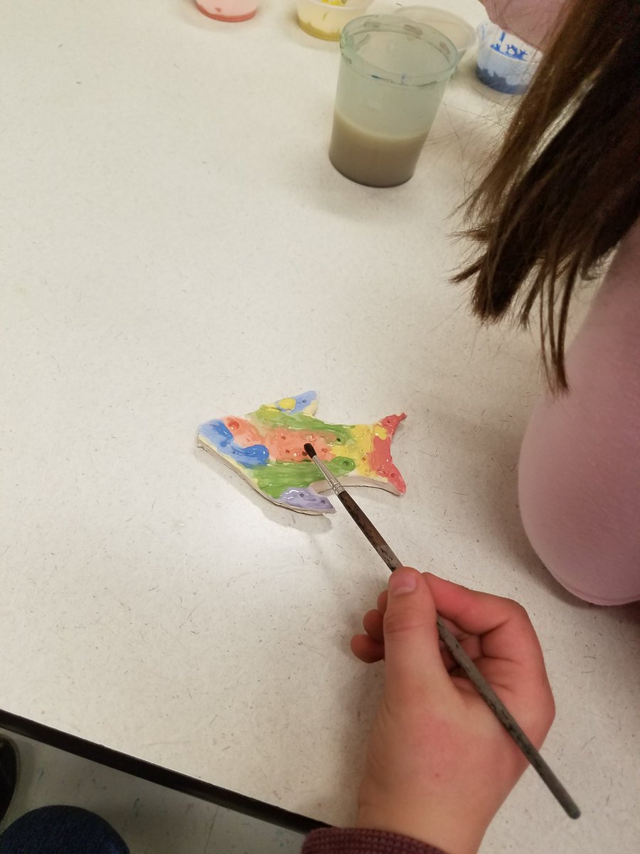 SMarionArtEd's tweet photo. Glazing our rainbow fish with Kindergarten! I can't wait until they see the finished product. It's like magic! @TolbertKG @Tolbert_ES #tolbertcares #tolbertcreates #tolbert19 https://t.co/NQW8DSz8i5