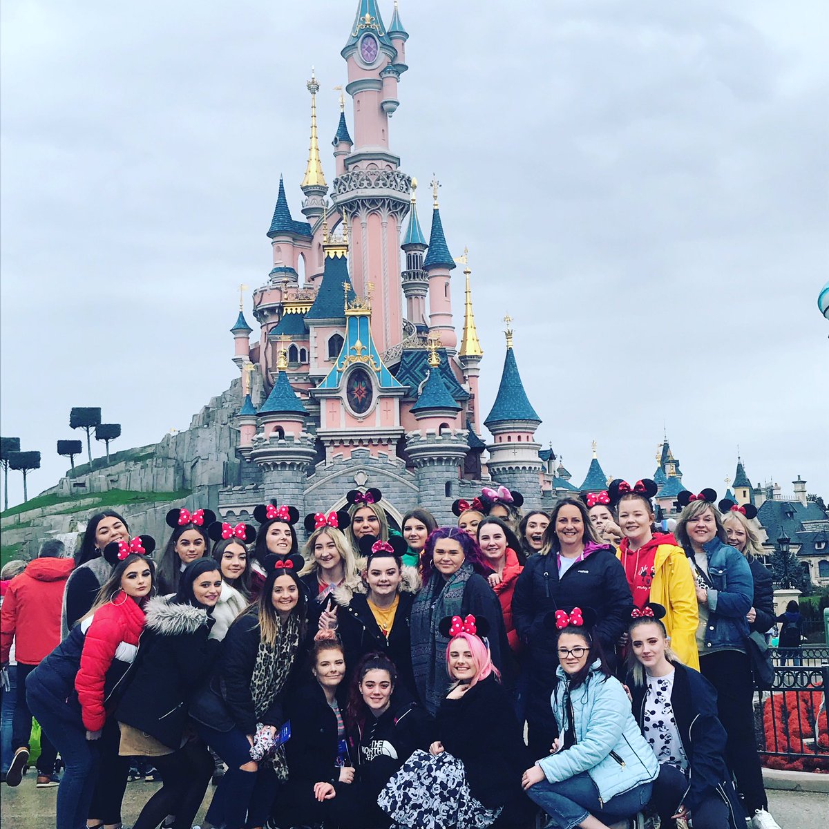 gemmacrutchley's tweet photo. Fun filled few days in Paris at @Disneyland and @MakeupForeverFR with a spot of sightseeing thrown in as well 🙌💖🇫🇷 @CheshireCollSW @ElementsSalons #luckystudents #residential #funfilledtime #rivercruise #sightseeing #disney #thrillseekers #makeupprofessionals #lndustrylinks https://t.co/mcncceGITX