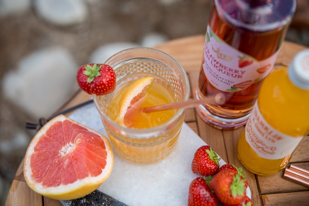 It’s Friday!
We’ve made it to the end of another week.  How will you enjoy a Berry Good?
Over ice, with tonic or another way?
Share your choice with us below.
#FridayFeeling