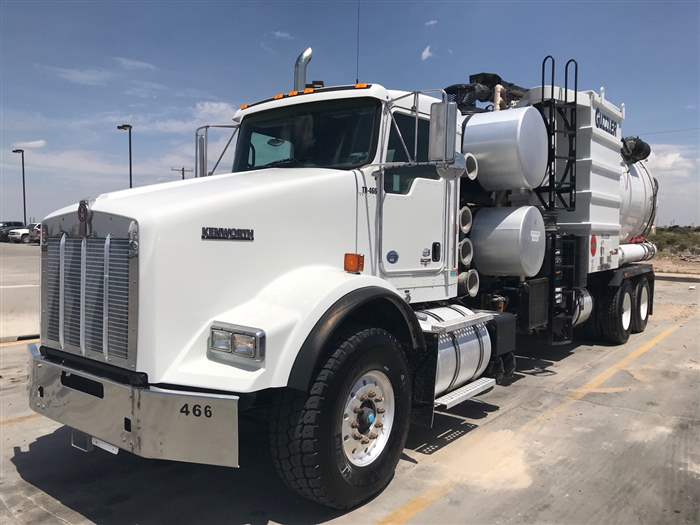 fssolutionsgrp's tweet photo. Used Truck of the Week | 2013 @guzzlermfg Guzzcavator

For unit specs and additional photos, click the link below or contact John Stafford at 815-341-3512 or jstafford@guzzler.com.

https://t.co/UTK8Edym99 https://t.co/OwdWZII9Ih