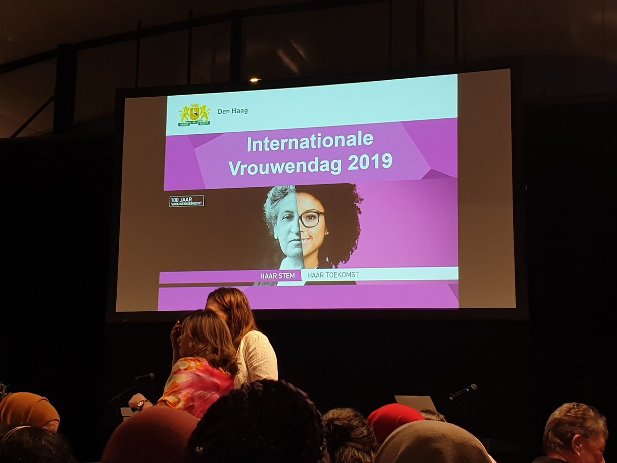 De stedelijke viering Internationale Vrouwendag Den Haag/Kartiniprijs 2019. Onze lieve <a href="/fatmasuslu/">fatma</a> is genomineerd! Als collega en vriendin #supertrots!