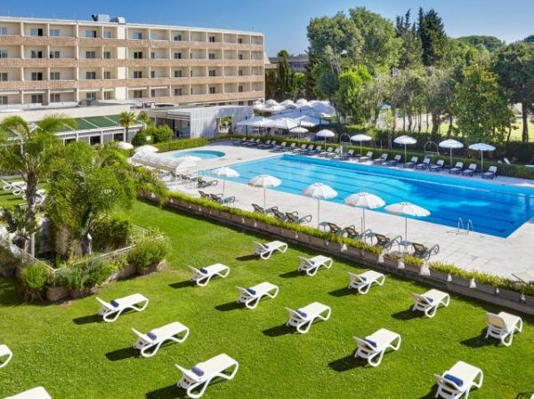 WiFiHotel's tweet image. Far sentire come a casa propria l'ospite è un'arte, e il @CrownePlazaRoma ha scelto di farlo anche attraverso il #Wifi. 
#wifihotel #wifimarketing #hotelmarketing
buff.ly/2R1QcoG