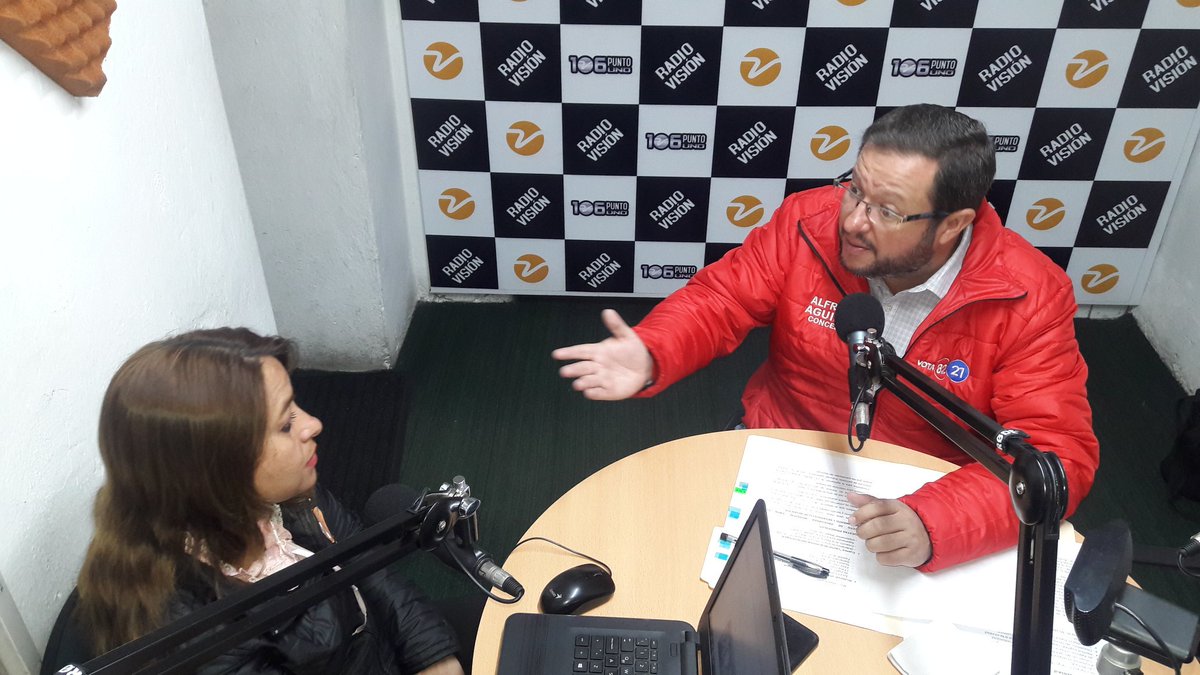 radialvision's tweet photo. En #DiálogoDirecto conversamos con el Candidato a Concejal de #Cuenca Distrito Sur por la Alianza @82igualdad @CREOAzuay 82-21, Dr. Alfredo Aguilar @aaguilararizaga, sobre sus propuestas. #EnVivo 106.1FM en #Azuay y #Cañar https://t.co/cyy8GN0hs0 #Elecciones2019EC #CuencaDecide https://t.co/6S2rADjGIf