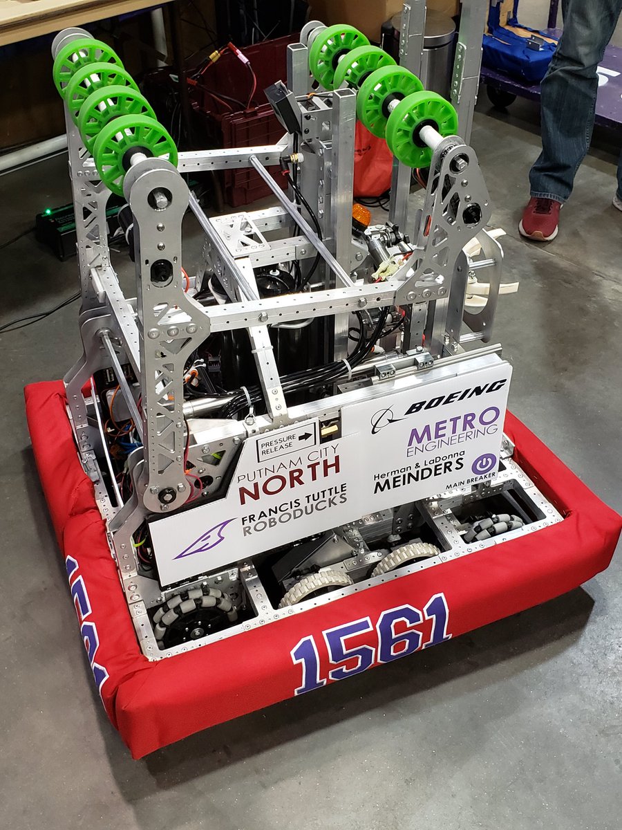 Bkitz1561's tweet photo. RoboDucks ready for action #omgrobots https://t.co/HS4pavlrc1