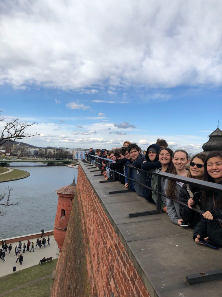 ecs_sentinels's tweet photo. Our group is wrapping up their time in Poland with a visit to the Wieliczka Salt Mine and Wawel Castle! What an amazing opportunity. #SentinelLife https://t.co/H9NFH6tUjO