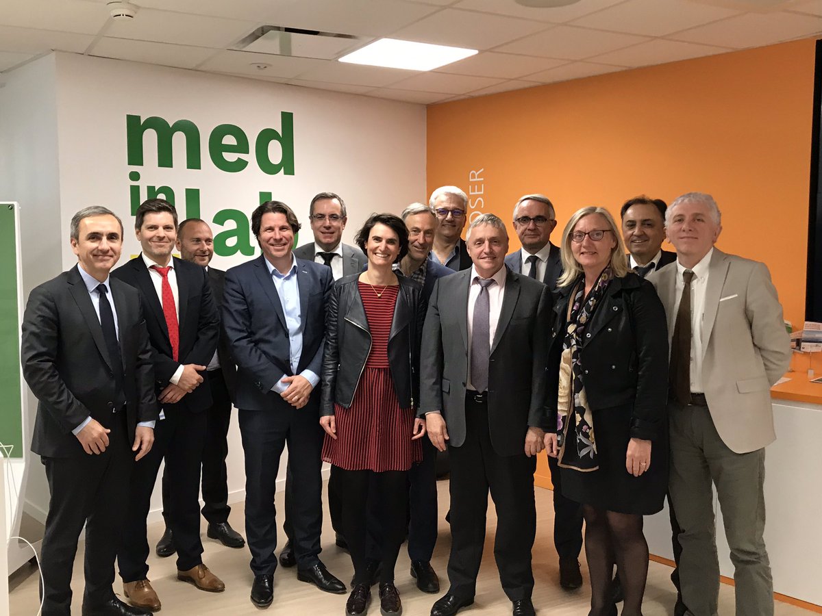 HenriLf's tweet photo. Partage à Marseille sur les enjeux business d’#EDF Commerce et les synergies avec les filiales : tous engagés pour apporter des solutions adaptées à nos clients pour les accompagner en proximité dans la #TransitionEnergétique ! #EDFSolutionsEnergétiques https://t.co/vjvr4LsZEb
