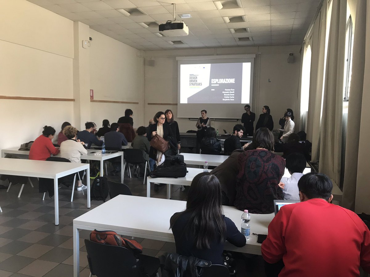 OD&M #codesignjam has just started! Students are presenting their solutions! #opendesign #openmanufacturing #urbanregeneration #remoteareas @lamadca @luastorta @LaMartelloni @UNI_FIRENZE @HUBFirenze @dariomarmo_lama @MT_Firenze