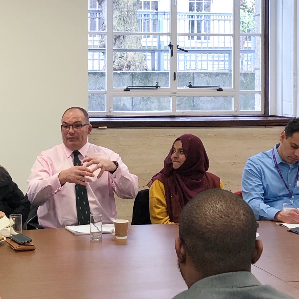 CommonPurpose's tweet photo. U-Chicago fellows @HarrisPolicy are spending the afternoon at @SOAS discussing the challenges leadership and how to understand the wider context of situations to make change happen #UChiCLA https://t.co/SxLeKYaeoQ