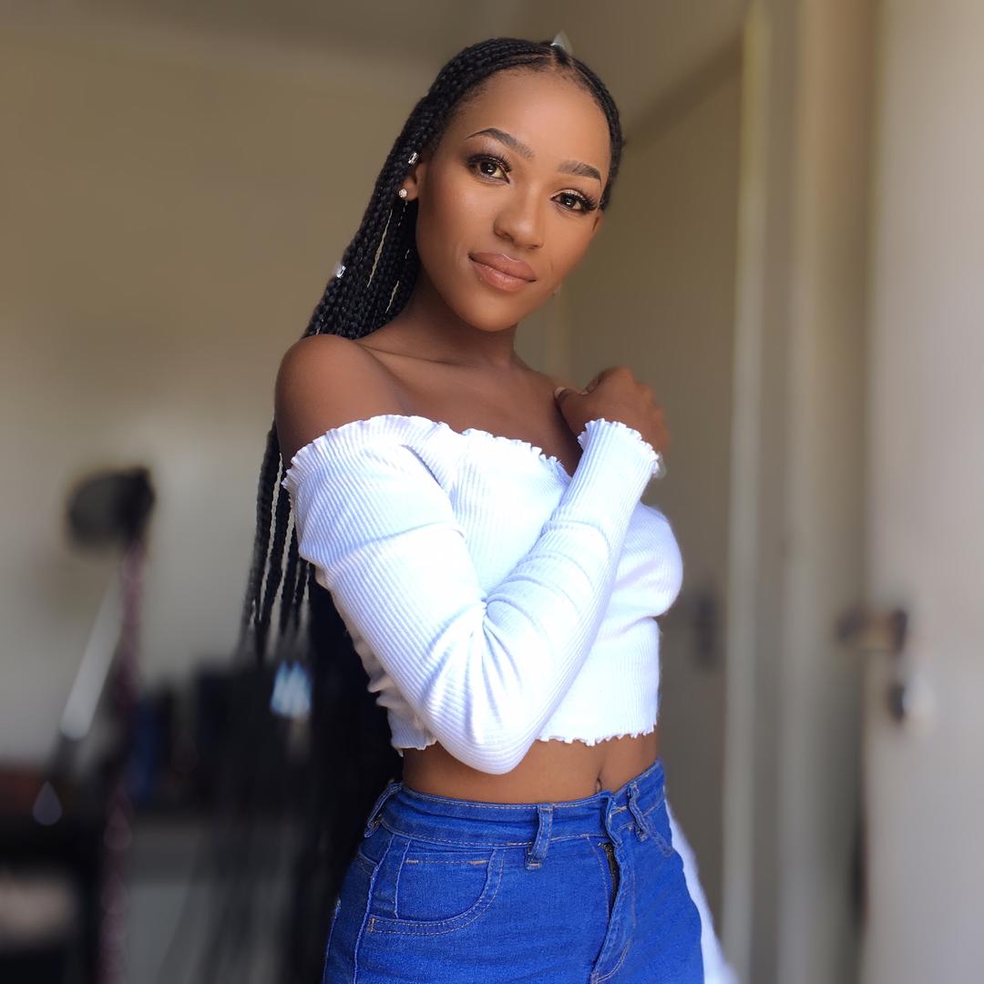Bouncy_Serope's tweet photo. Styled by:Tsholo Dikobe
Hair:The makeover place
#HappyInternationalWomensDay2019 https://t.co/ZcB1UFUHlU
