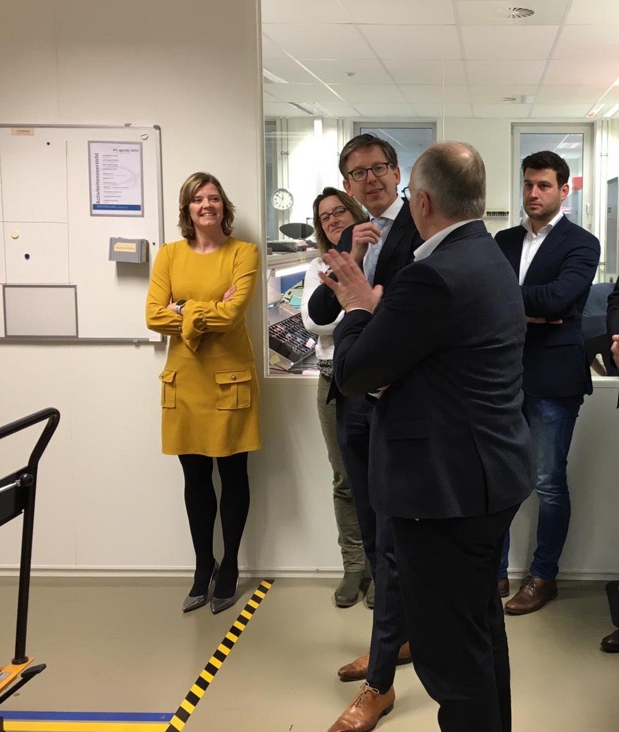 Ministerie_EZK's tweet image. In de regio Twente stimuleren kennisinstellingen, bedrijfsleven en overheid innovatief ondernemerschap. DG @FoccoVijselaar bezoekt vandaag het Kennispark Twente en de Stadscampus Enschede waar startups, @UTwente en @Saxion kennis, talent, bedrijven en kapitaal bij elkaar brengen.