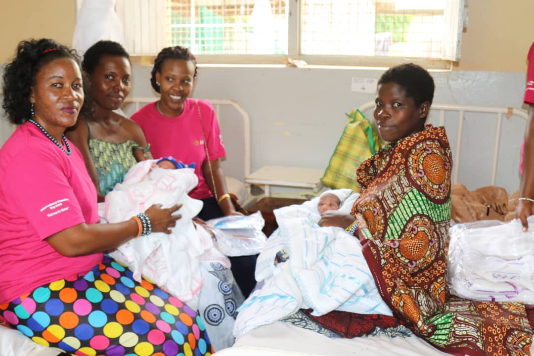 AcaciaMining's tweet photo. @AcaciaMining Our Buzwagi mine has marked Women's Day with a visit to Kahama District Hospital where we have donated a number of items to the maternity ward. #Tanzania #mining #strongertogether https://t.co/Qrnph1X6Se