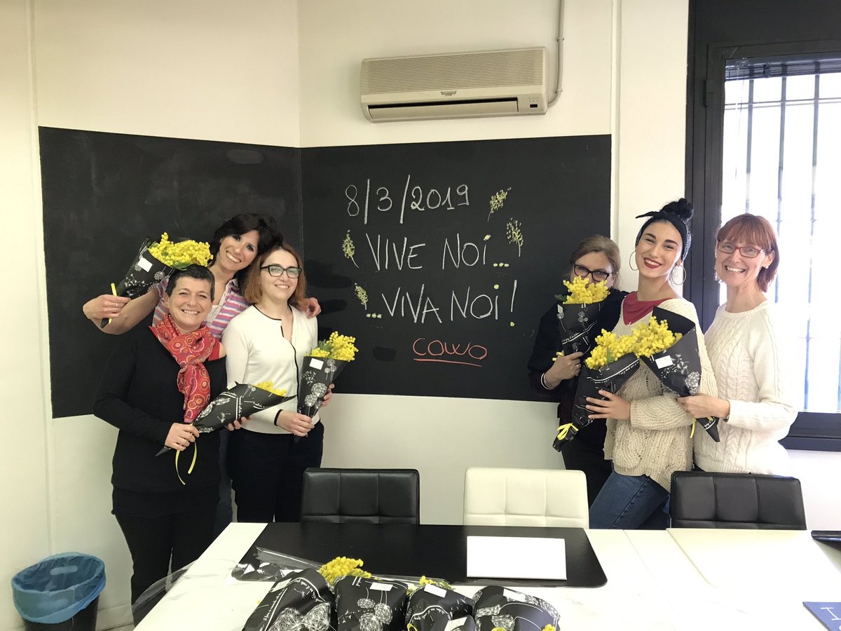 CreativaComunic's tweet photo. Le donne di @gruppoinput e di #creativacomunica augurano una buona #festadelladonna a tutte voi! 🌸
#womensday #8marzo https://t.co/Uvt3yTS8eJ