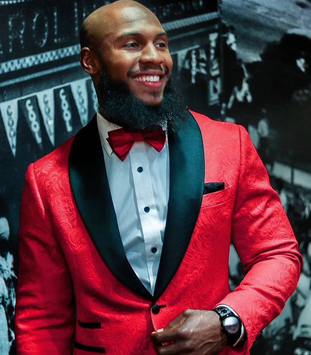 Bespokuture's tweet photo. The smile of success... When more people are with you instead of against you.
.
.
@Desmondlscott in @Bespokuture custom #jacquard #tuxedo.
.
.
#bespoke #bespokuture #keepthestyleflowing #BlackMenSmiling #fashionformen #customsuits #dapper #gq #menwithstyle #FridayMotivation https://t.co/fmne3d4DSz