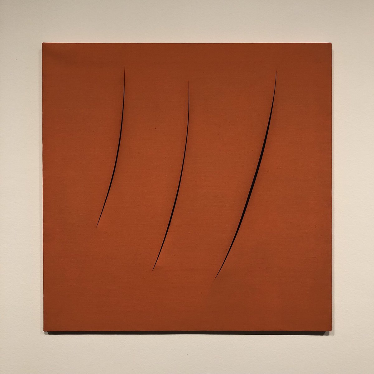 O Xrhsths はむぞう Sto Twitter ルーチョ フォンタナの回顧展 Lucio Fontana On The Threshold で印象深かった作品 Spatial Concept The Quanta