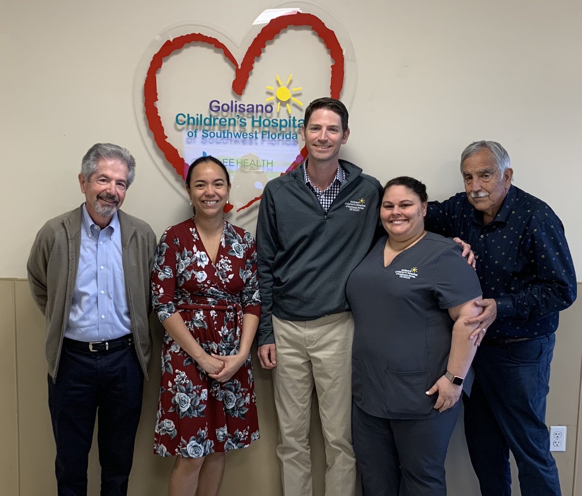 SWFLChildrens's tweet image. Congratulations to our very own pediatric cardioloigist, Dr. Eric Eason, who was awarded this year's Dr. Pascotto Golden Heart award by the American Heart Association ❤. Keep up the great work Dr. Eason, we're proud to have you on our team! @american_heart