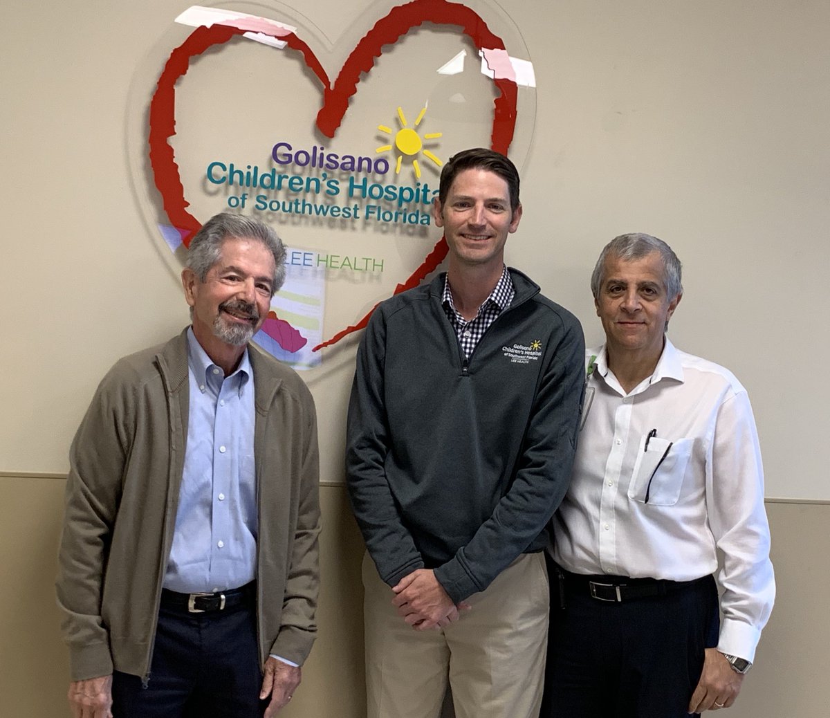 SWFLChildrens's tweet image. Congratulations to our very own pediatric cardioloigist, Dr. Eric Eason, who was awarded this year's Dr. Pascotto Golden Heart award by the American Heart Association ❤. Keep up the great work Dr. Eason, we're proud to have you on our team! @american_heart