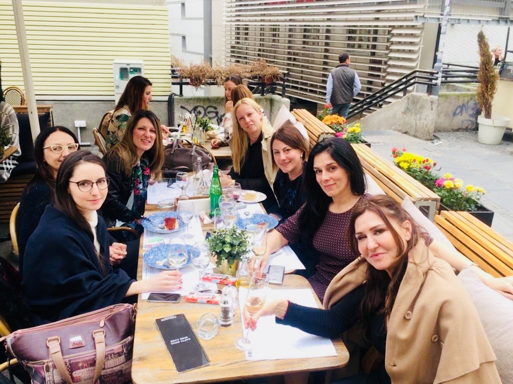 AgileHumans's tweet image. Srećan #OsmiMart 🌷 svim damama želi kompanija #AgileHumans koju čini 7 sjajnih žena 😊
#WomensDay  #WomenPower