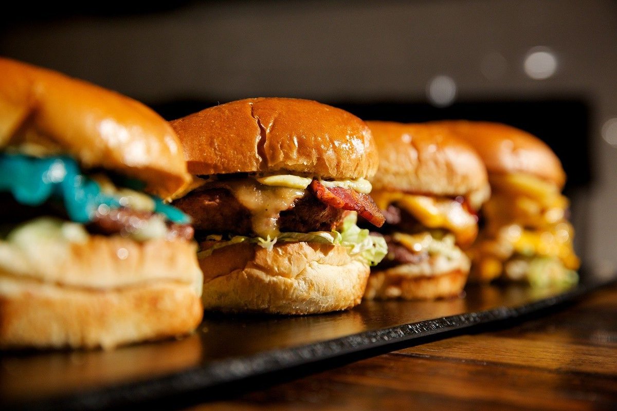 StudyAbroadCU's tweet image. Looking for somewhere cheap AND delicious to eat this weekend?

Cardiff doesn't disappoint! 

Check out this Ultimate Cheap Eats Guide to Cardiff for some inspiration 🥯🍕🥞🍔🍟🌭🥙🍜🍤🌶

buff.ly/2TGml9y