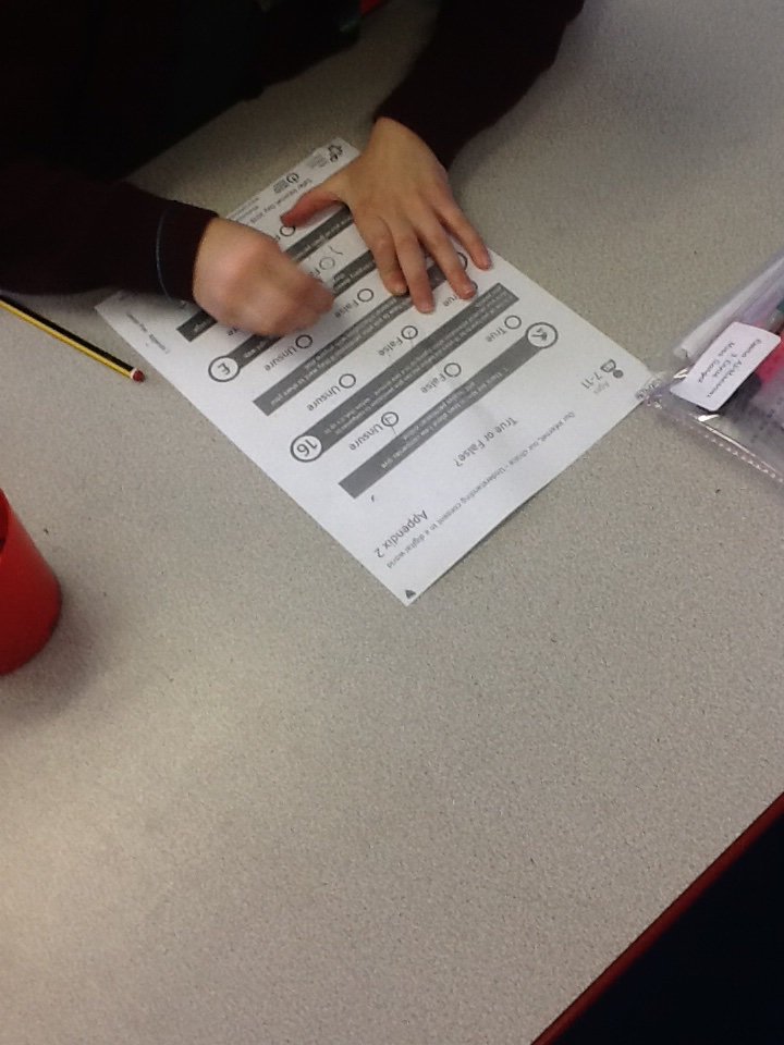 downsviewcroyy3's tweet photo. OSW @UK_SIC year three at Downsview have been completing quizzes about onlinesafety #ourinternetourchoice https://t.co/8CA7u8v8ys