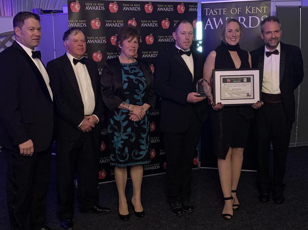 Romneymarshwool's tweet photo. We had a fantastic evening at the @TasteKentAwards last night, where we were finalists for Kent Farm Diversification of the Year and we WON the Kent Countryside Award for the farm as a whole!
Thank you to @ProducedinKent for organising a great evening!
#TOKA19 https://t.co/AV9v6TZzNq