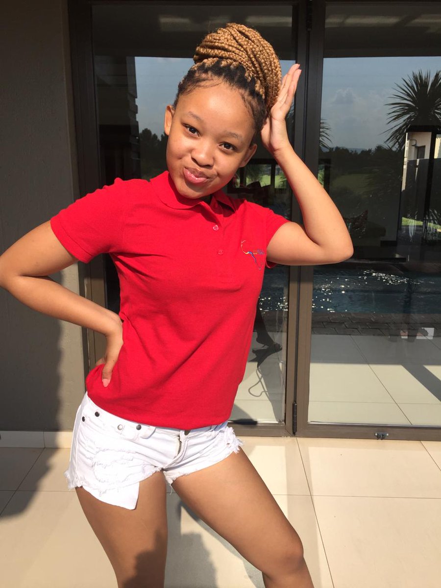 mo_ghel's tweet photo. Mayibuye #EFFRedFriday #OurLandAndJobsNow . Matla✊ https://t.co/Vy09GdsWWh