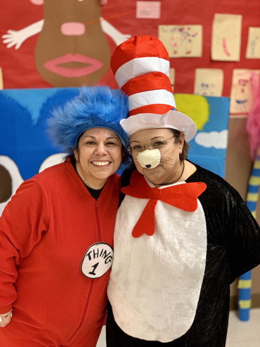 ManorEELC's tweet photo. We love #reading and #writing at #ManorElementary! Our book character parade was a smashing success! @ManorISD @ibpyp #DrSeuss #paradeday #teacherlife https://t.co/FUqhKsFhRU