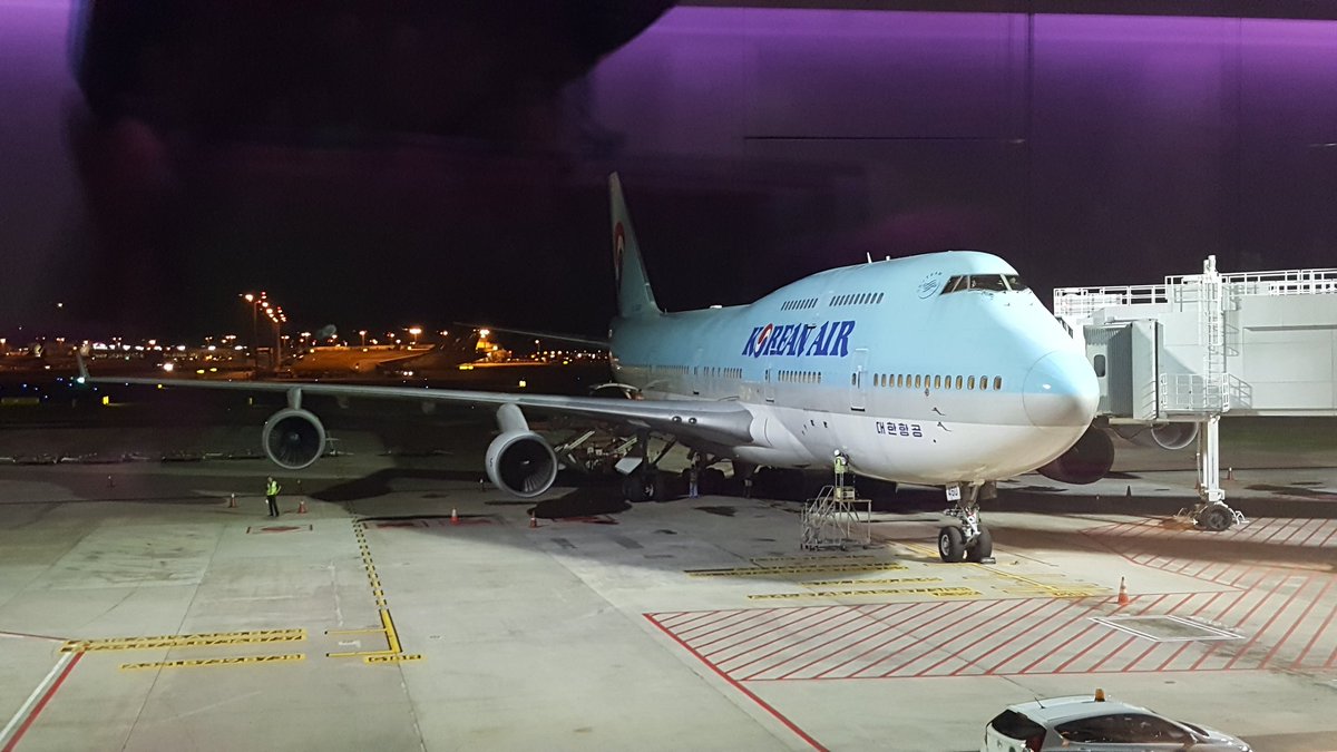 bkzirae's tweet photo. @KoreanAir #대한항공 호치민 노선 시작이 #50주년.
축하드립니다. https://t.co/kh0WrRZHlK