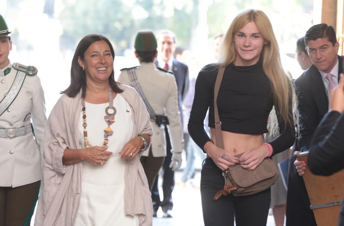 kantor_pauline's tweet photo. Hay #MujeresQueInspiran y que luchan por ser aceptadas diariamente derribando prejuicios. Ignacia Livingstone representa el esfuerzo, perseverancia y valentía para superar barreras, ganar espacios y hacer valer nuestros derechos como ser humano #8M2019 https://t.co/XNwitf4FLa