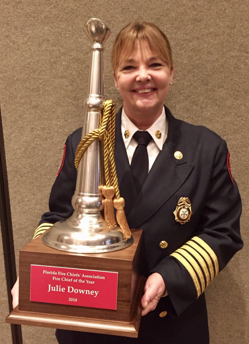 DavieFireRescue's tweet image. In honor of International Women’s Day,⁠ ⁠we celebrate the achievements of all the women in the fire service and our fearless leader Chief Julie Downey who was the second awarded female Florida Fire Chief of the Year! 👩🏼‍🚒👩🏽‍🚒👩🏾‍🚒👩🏿‍🚒👩🏻‍🚒
#internationalwomensday