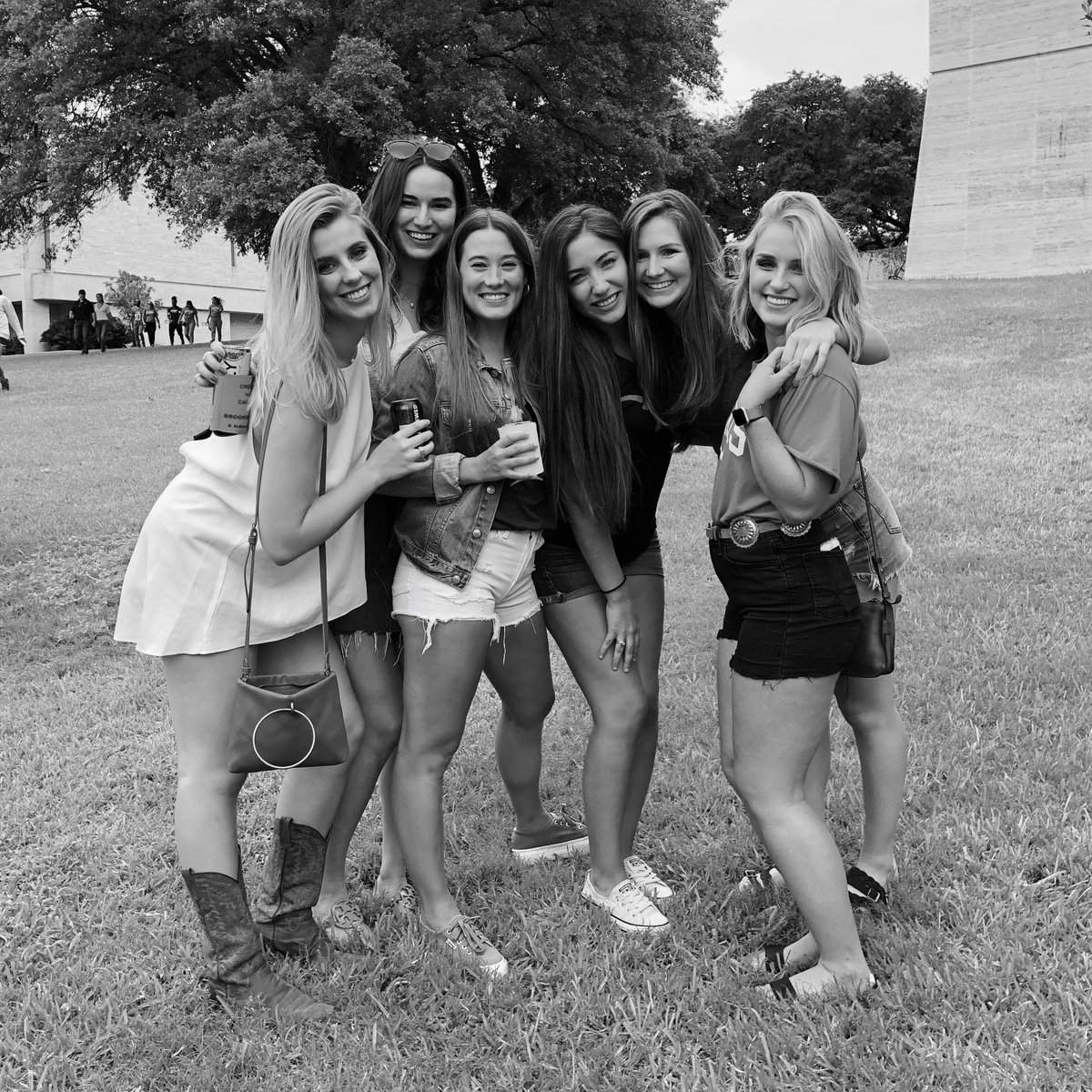 BrooksourceATX's tweet image. WHO RUNS THE WORLD? (Austin) GIRLS #InternationalWomensDay #ladies #DreamTeam