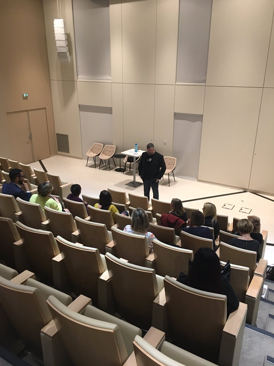 TiffSanfilippo's tweet photo. À l’occasion de la #JourneeDesDroitsDesFemmes, #sncfaufeminin s’associe avec d’autres réseaux et vous propose chez @bpalc un événement « Artistes, au-delà du genre... » avec un atelier théatre d’improvisation animé par Gérôme GRANDFOND pour prendre confiance. MERCI 🙏🏻 https://t.co/zsqOMx0pi7