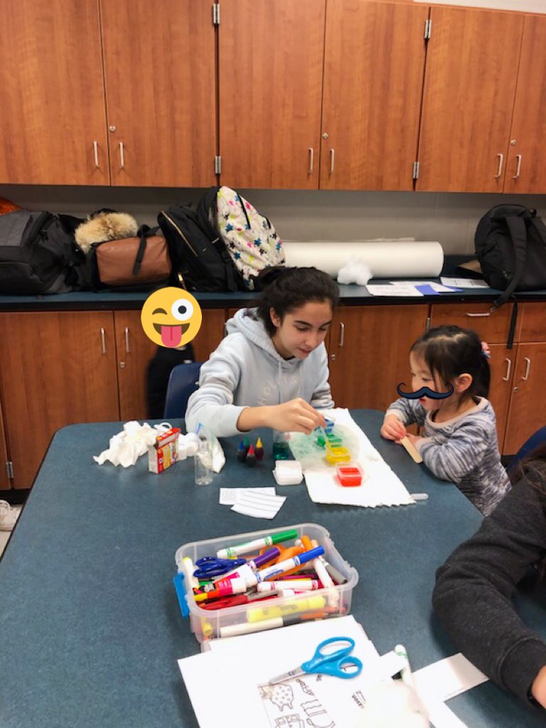frede52's tweet photo. Child Psych students working with Tiger Tots on Science #TenaflyPS #TigerTots #THS https://t.co/kHpfnLtsoS