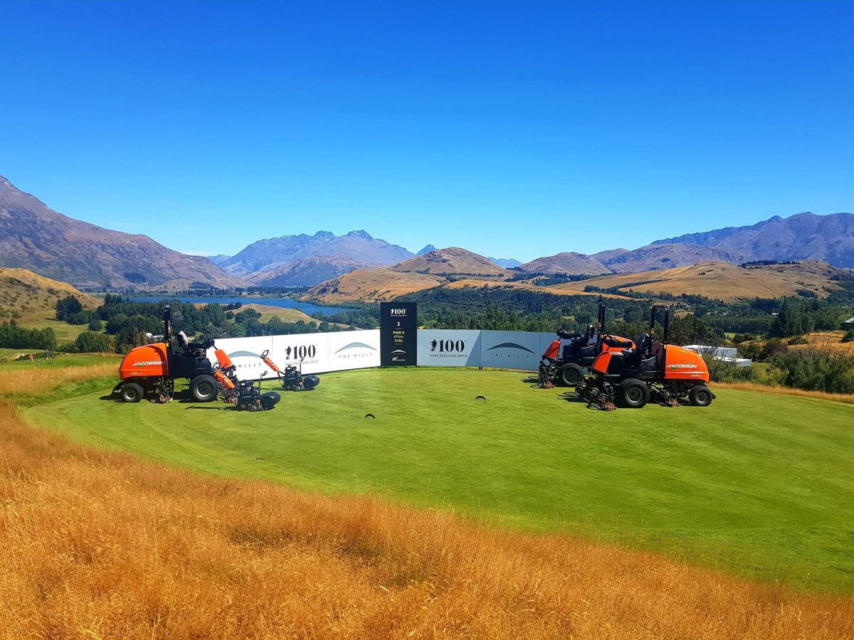 JacobsenTurf's tweet photo. Congratulations to the greenkeeping team at The Hills for presenting an incredible golf course for the 100th New Zealand Open at The Hills last week. Great to see the legendary Jacobsen quality of cut with the Eclipse2 118, our LF1880 and LF550. @NZOpenGolf #NZOpen100 https://t.co/1NywIMzbin