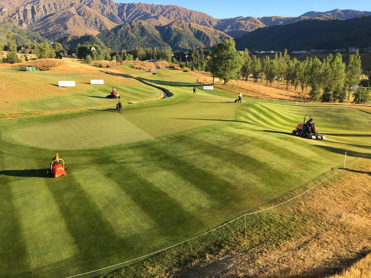 JacobsenTurf's tweet photo. Congratulations to the greenkeeping team at The Hills for presenting an incredible golf course for the 100th New Zealand Open at The Hills last week. Great to see the legendary Jacobsen quality of cut with the Eclipse2 118, our LF1880 and LF550. @NZOpenGolf #NZOpen100 https://t.co/1NywIMzbin