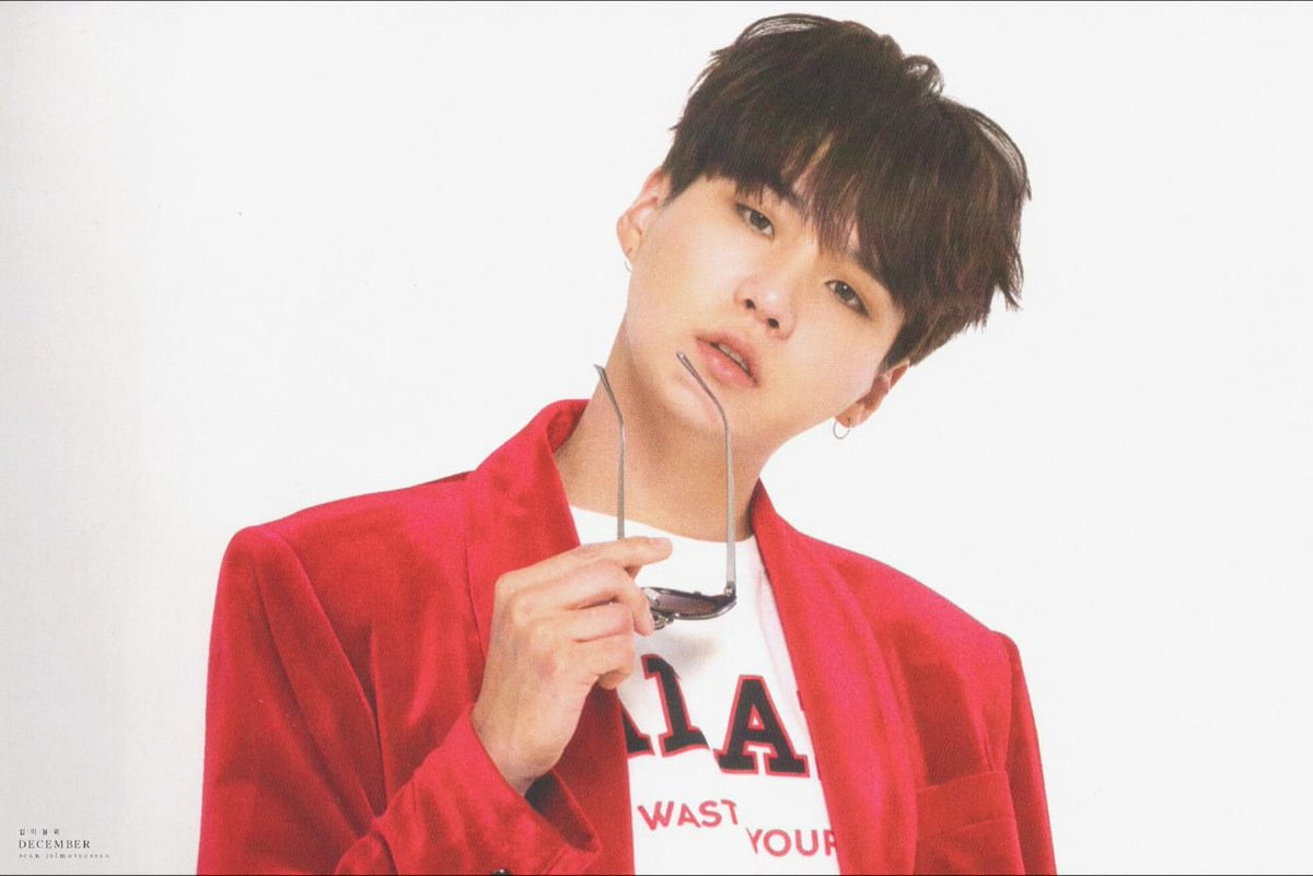 ItsJ_hoseok's tweet photo. Si ves esto estás obligado a dar RT y poner la última foto de Yoongi que guardaste, usando el hashtag. 

#NuestroGenioMusicalYoongi 

[@BTS_twt ] 🎹 go go armyyyyyy https://t.co/W6sXMwOrXM