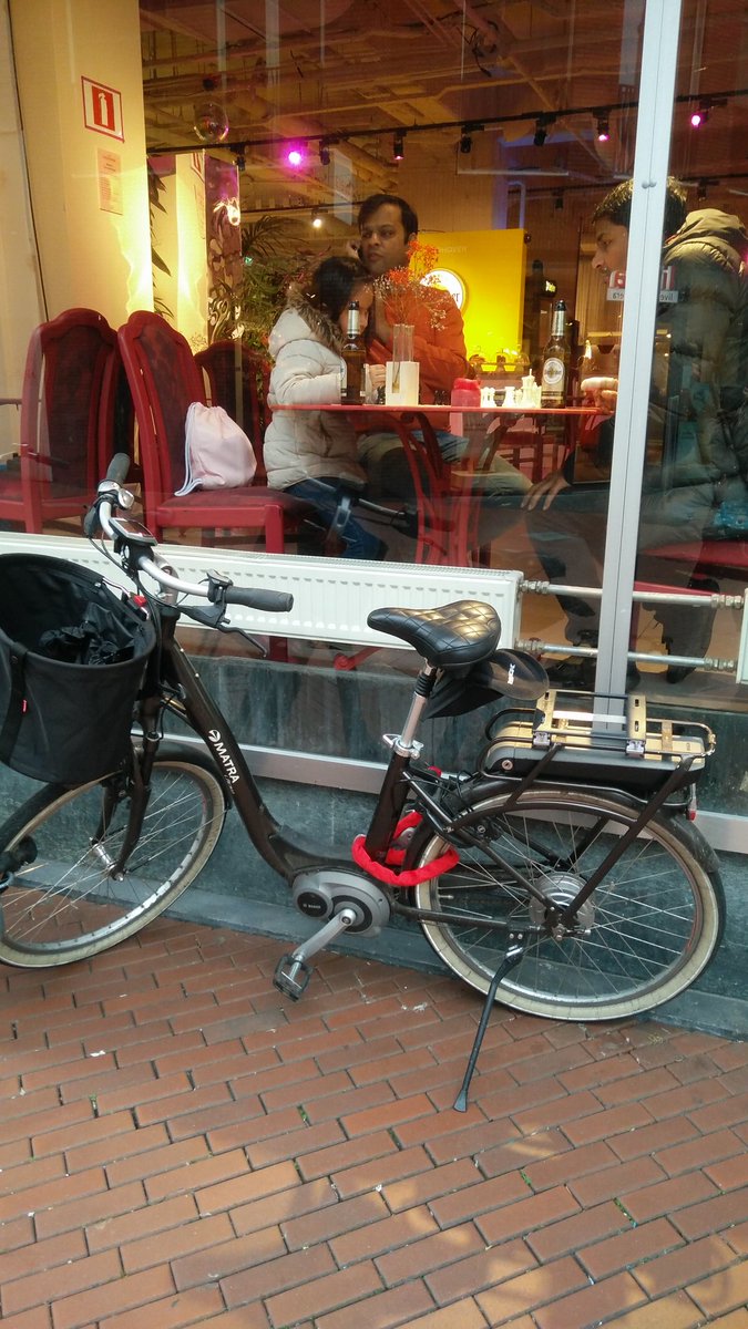 norbine's tweet photo. @Marleentweet Het schaakbord in de voormalige VenD wordt fijn gebruikt! Was goed idee! https://t.co/RsCu1OvXyo